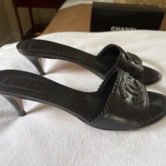 Chanel black leather kit heel slides Size 40 - Picture 2 of 5